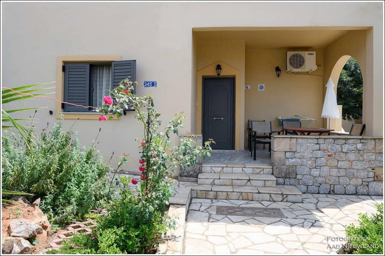 Finikes Apartments 斯陶帕 外观 照片
